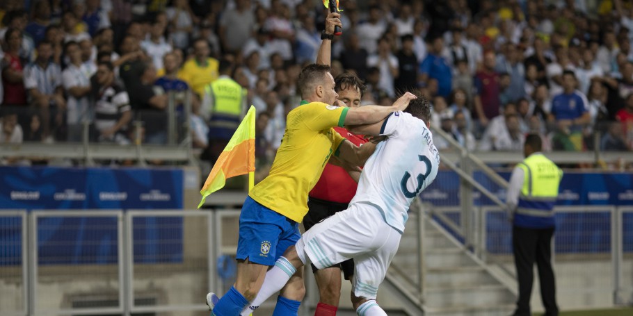 Brasil e Argentina pela semifinal da Copa América passada