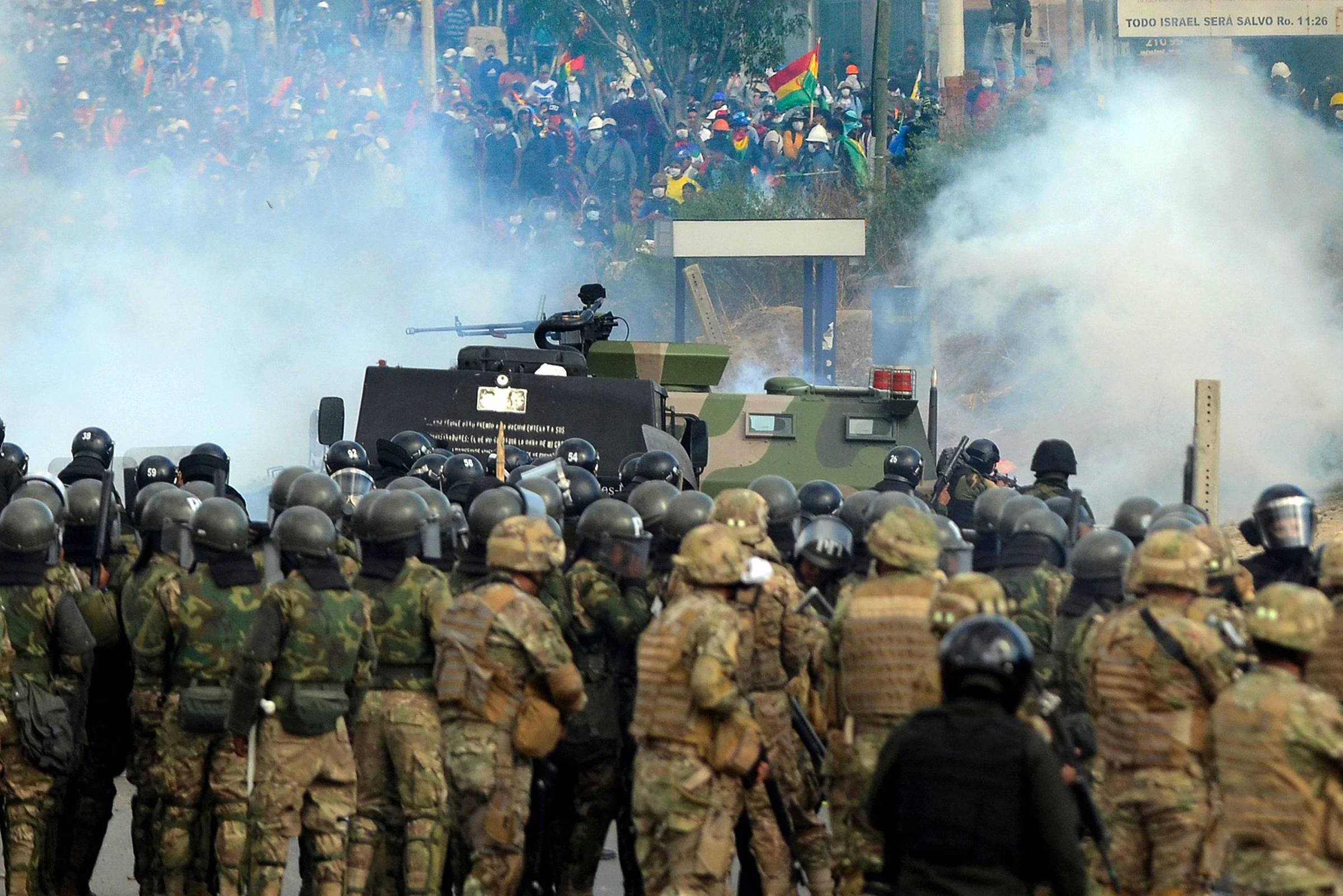 Policiais impõem massacre a índios cocaleiros bolivianos apoiadores de Evo Morales; 05 deles foram mortos em ação exacerbada da Polícia