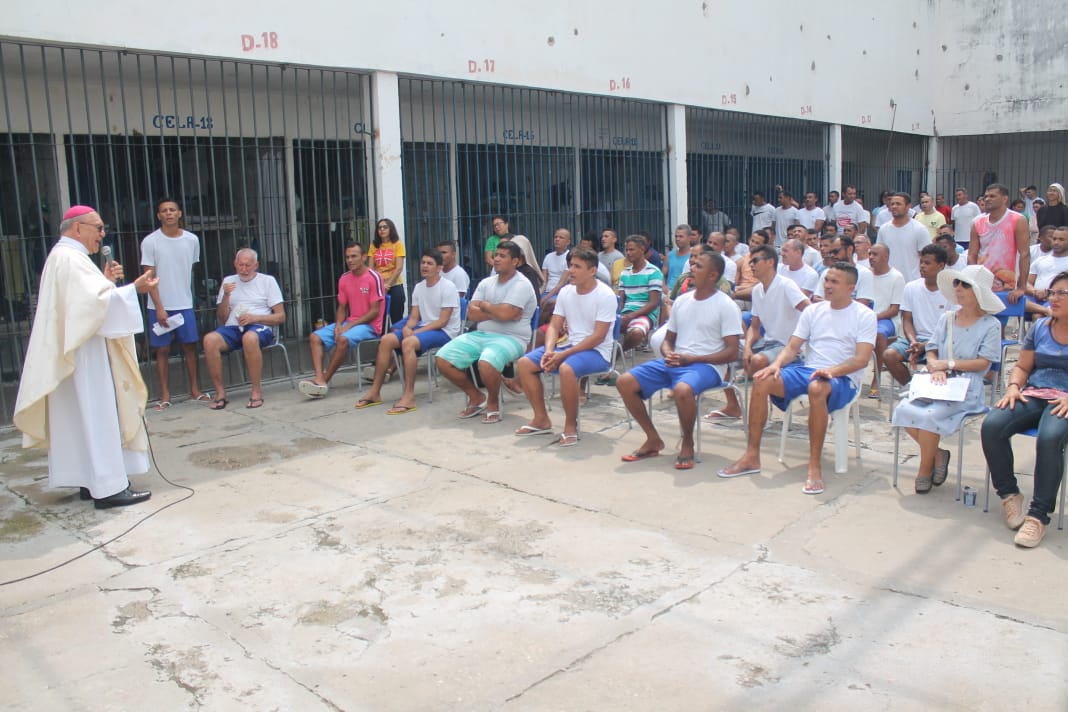 Detentos durante a Missão de Natal