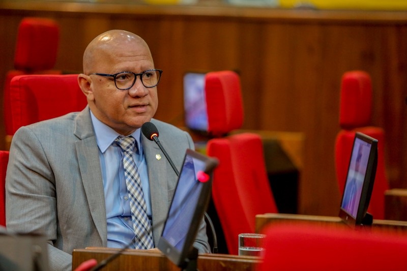 O deputado Henrique Pires encerrou a reunião agradecendo aos colegas e os jornalistas pelas presenças na reunião, que pode ter sido a última deste ano