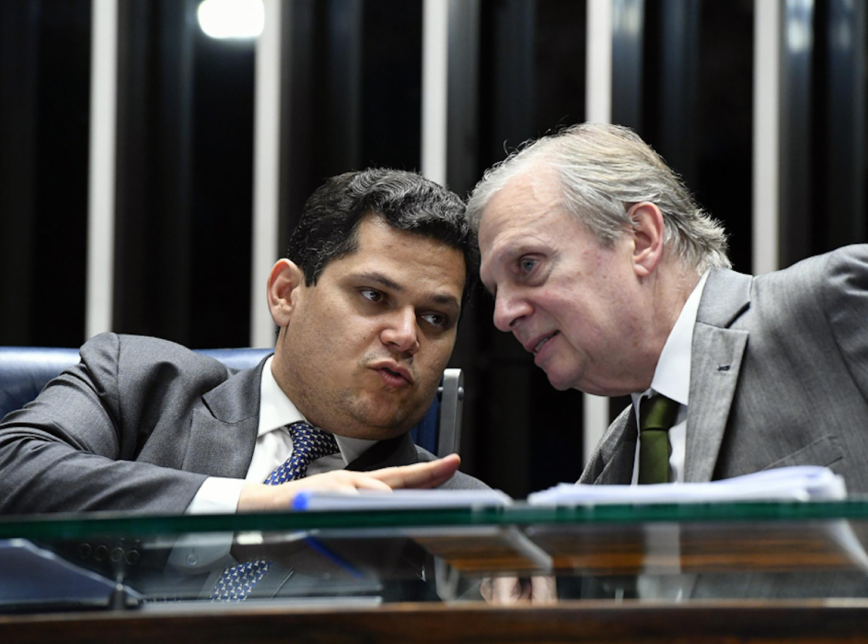 O presidente do Senado, Davi Alcolumbre (DEM-AP), e o senador Tasso Jereissati (PSDB-CE)