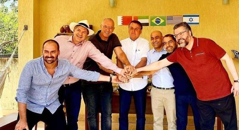 Bolsonaro celebra acordo de países árabes com Israel