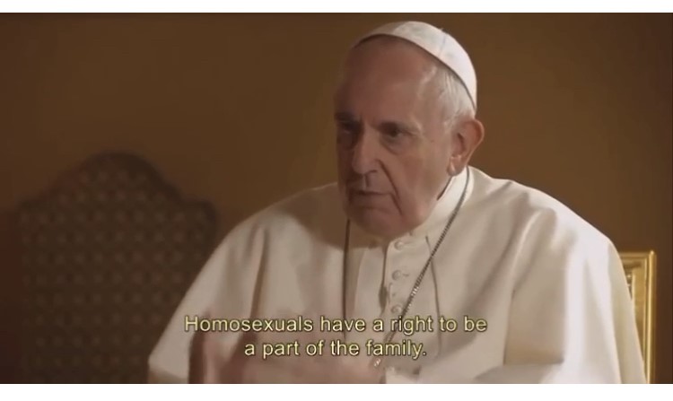 Papa diz que "homossexuais têm o direito de ser parte de uma família"