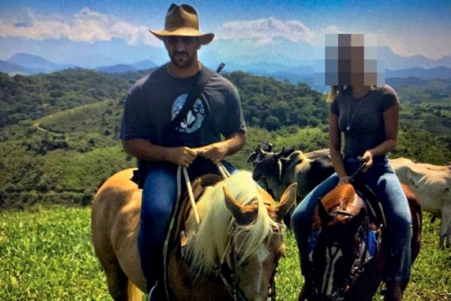 Adriano e Júlia Lotufo, sua companheira nos últimos dez anos