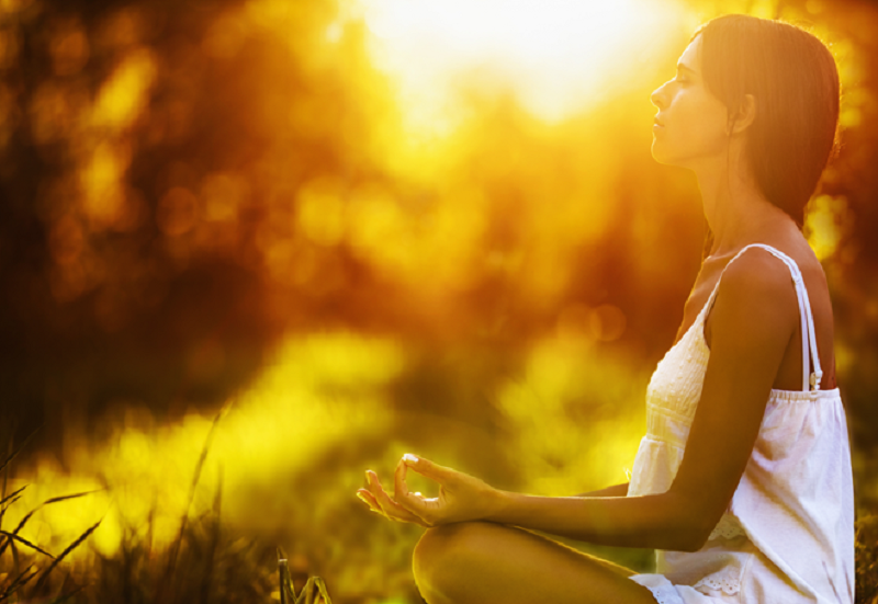 Evite fazer esforço físico e tenha uma boa noite de sono, assim, você conseguirá se recuperar mais rapidamente
