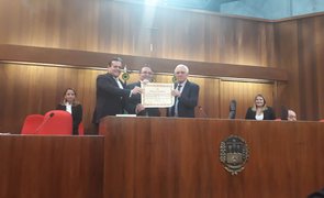 Presidente do BNB recebe título de cidadania piauiense