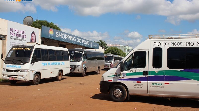 Vários veículos já foram arrombados enquanto estavam estacionados no local, que segundo eles não possui nenhuma infraestrutura ou segurança