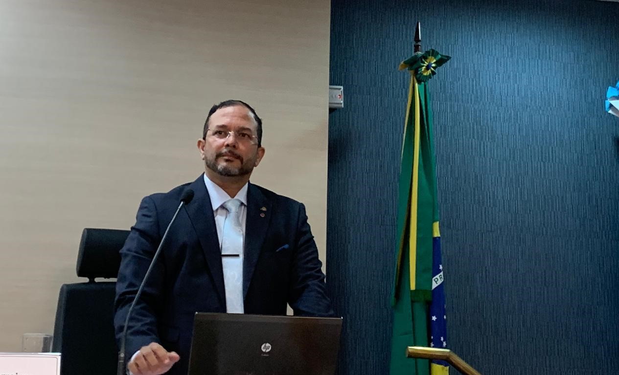Adriano Alves Marreiros, promotor da Justiça Militar da União, escritor e mestre em Direito