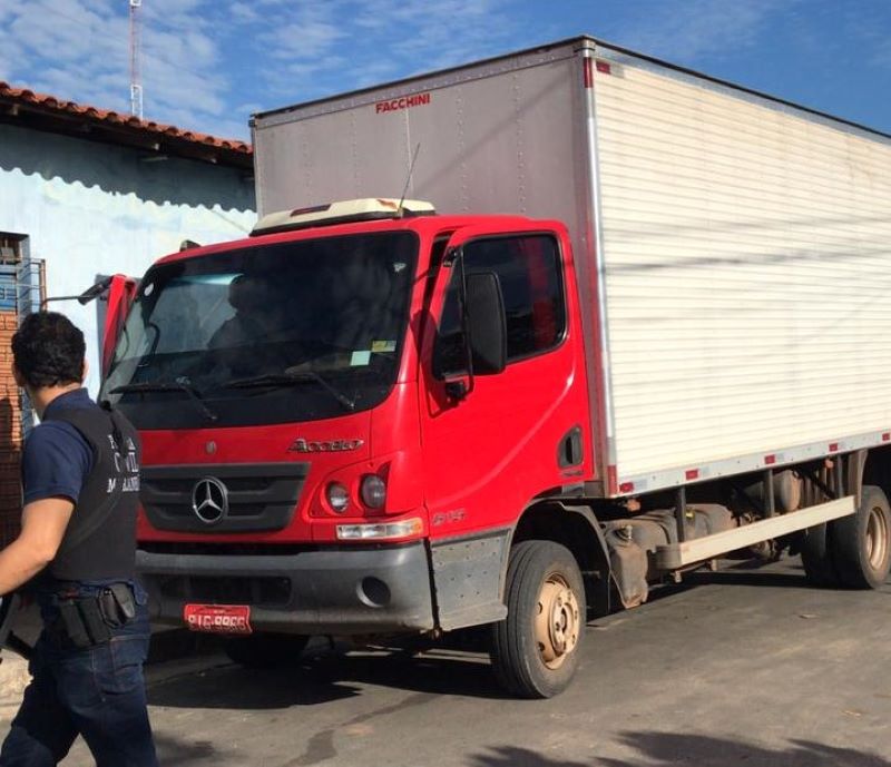 Veículos foram apreendidos na Operação