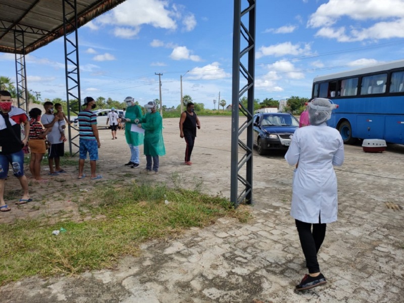 Ônibus interceptado na BR 343