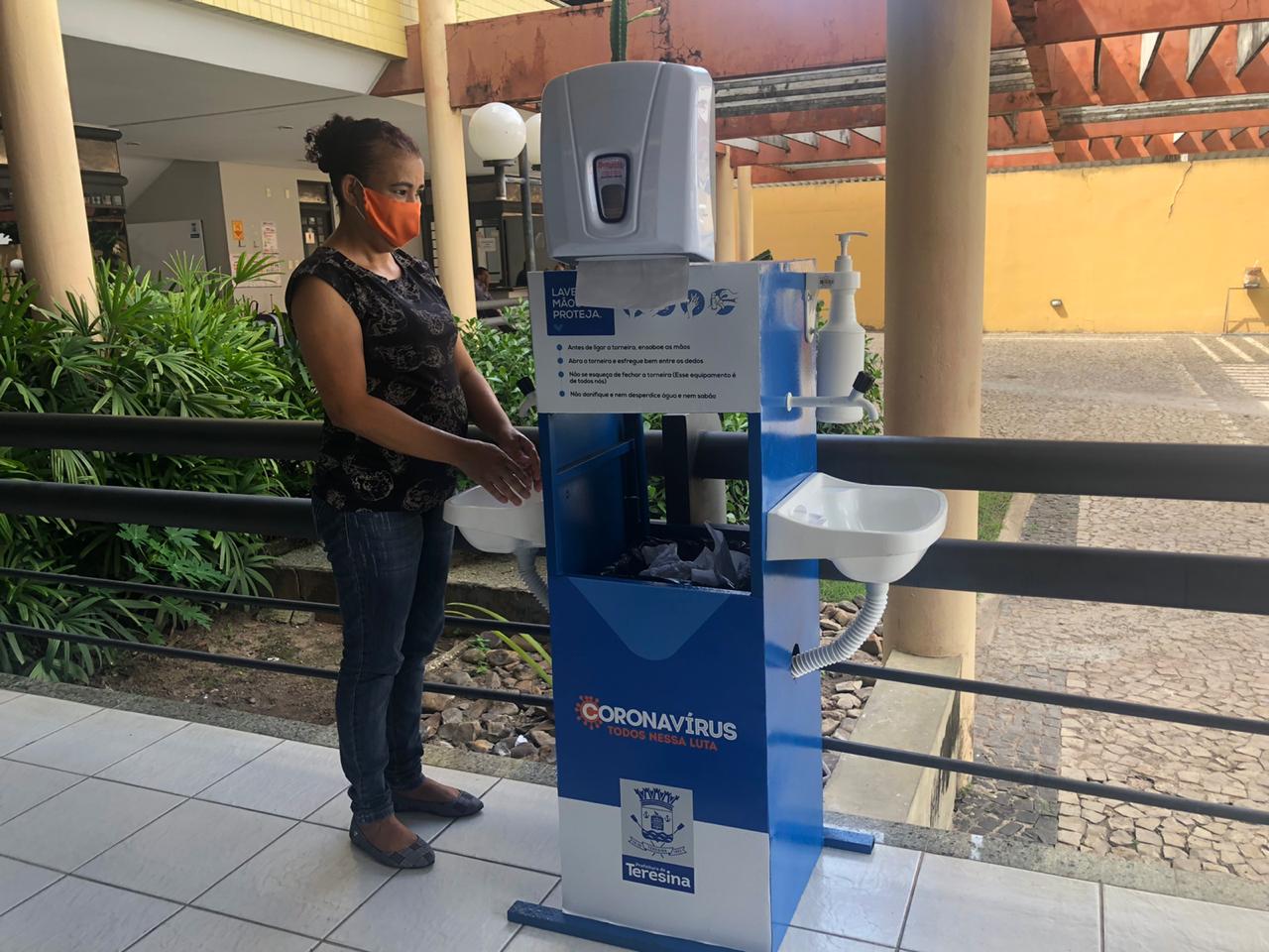 Prefeitura de Teresina instala lavatórios em espaços públicos