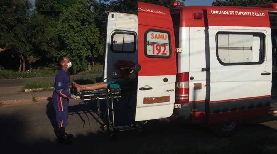 A mulher foi levado pelo SAMU para o hospital do Parque Alvorada