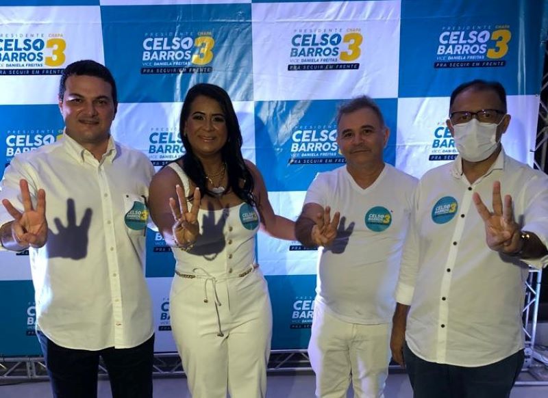 Advogad@s Celso Barros Neto, Daniela Feretas, Rômulo Plácido e Jacinto Teles durante antevespera da eleição