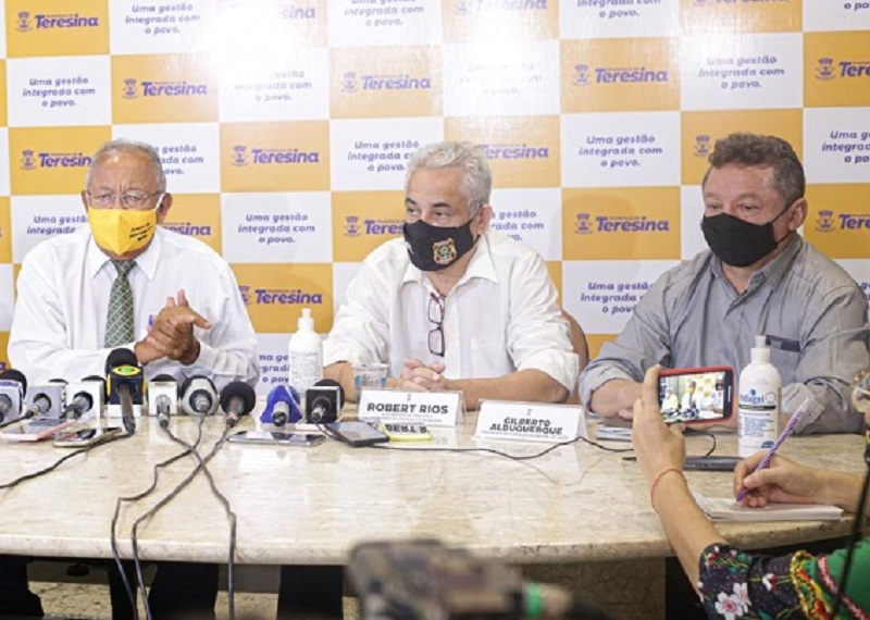 Prefeito de Teresina, Dr. Pessoa; vice-prefeito, Robert Rios, e Gilberto Albuquerque, presidente da FMS