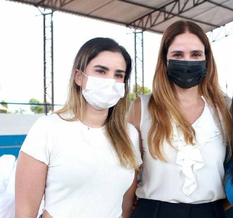 Deputada estadual Lucy Soares (PP) ao lado de sua filha, Bárbara Soares