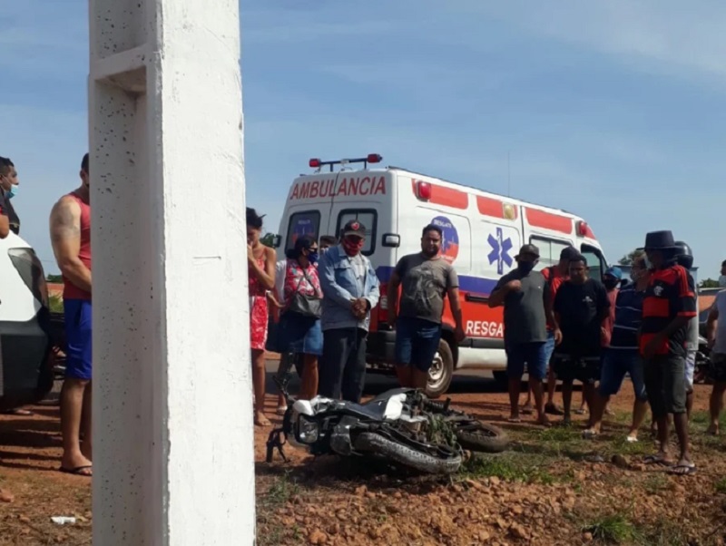 Homem morre ao colidir moto em poste na PI-110