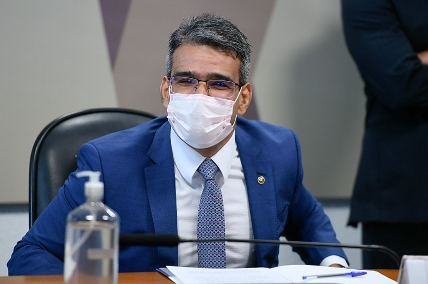 O promotor João Paulo Santos Schoucair em sabatina na CCJ nesta quarta-feira (15)