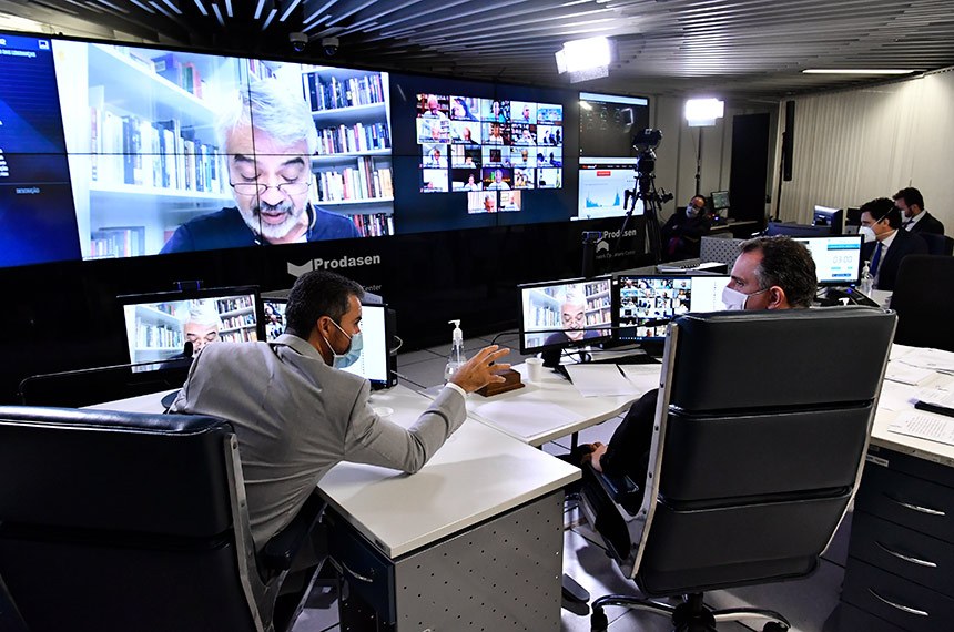 Senador Humberto Costa apresentou e foi aprovado substitutivo ao Projeto originário