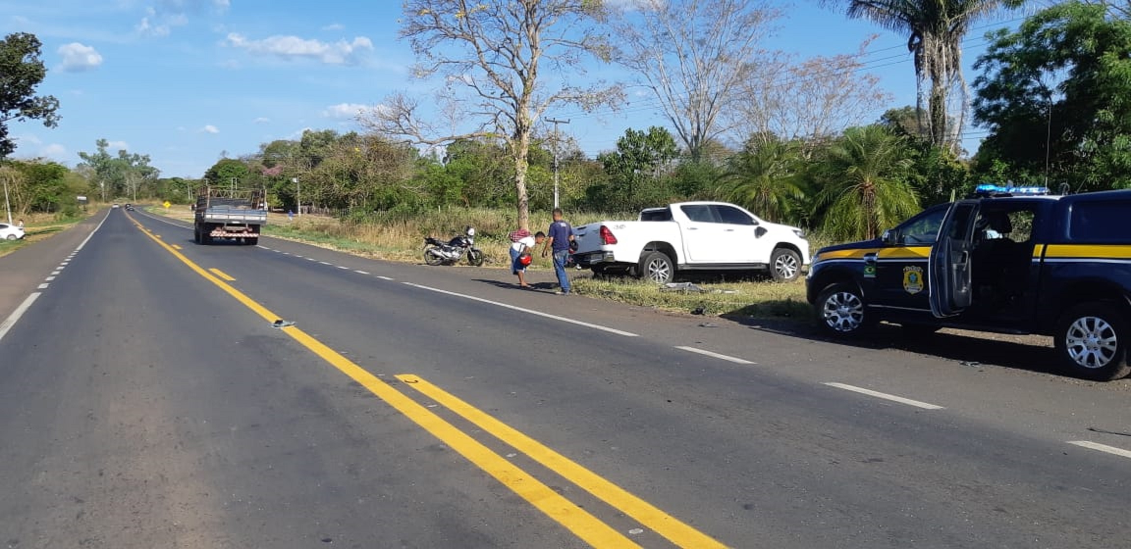 Colisão Lateral entre uma Hilux e uma L200 TRITON