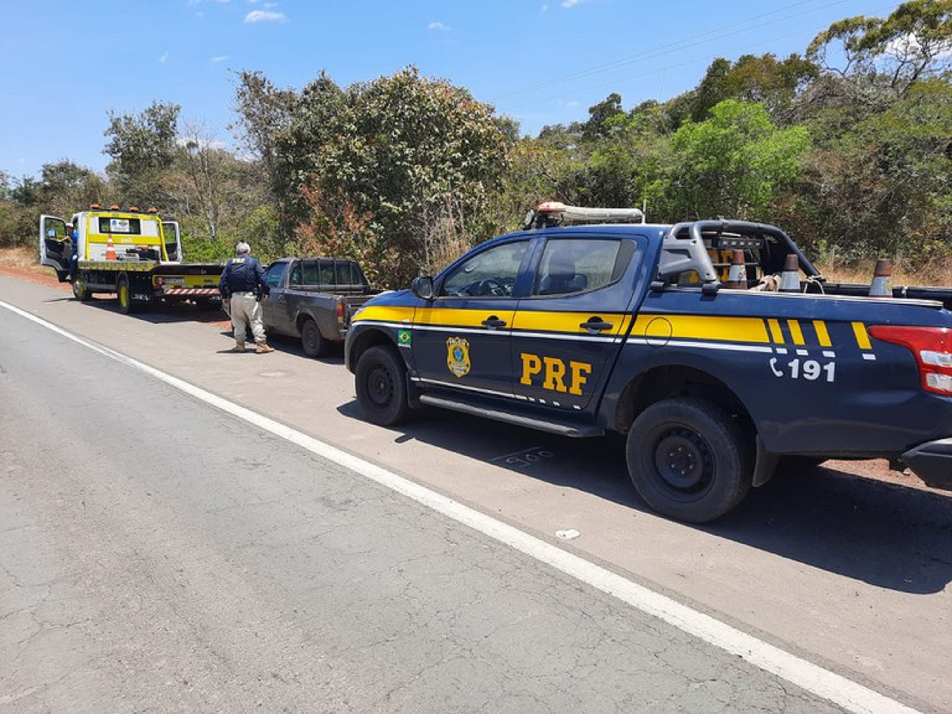 PRF recupera veículo na BR 343