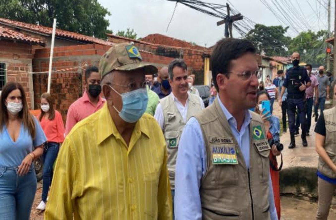 Ciro Nogueira e João Roma visitam áreas alagadas em Teresina