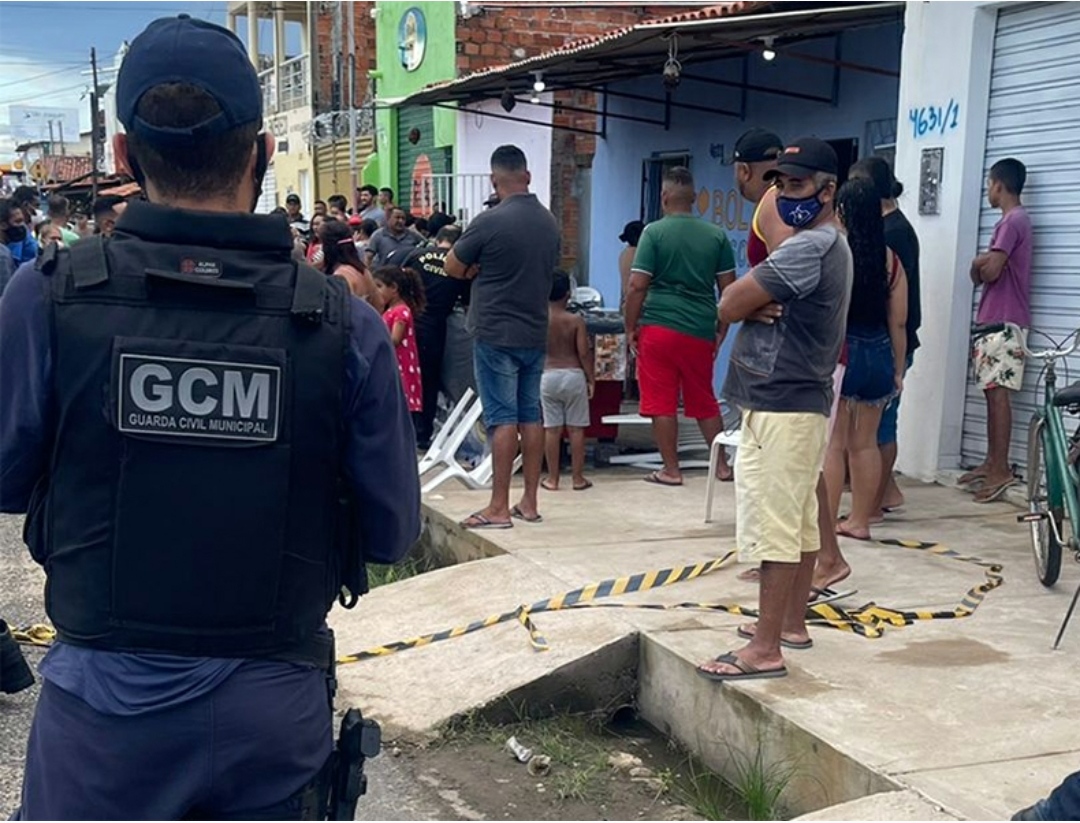 Dono de bar é assassinado a tiros no bairro São Joaquim
