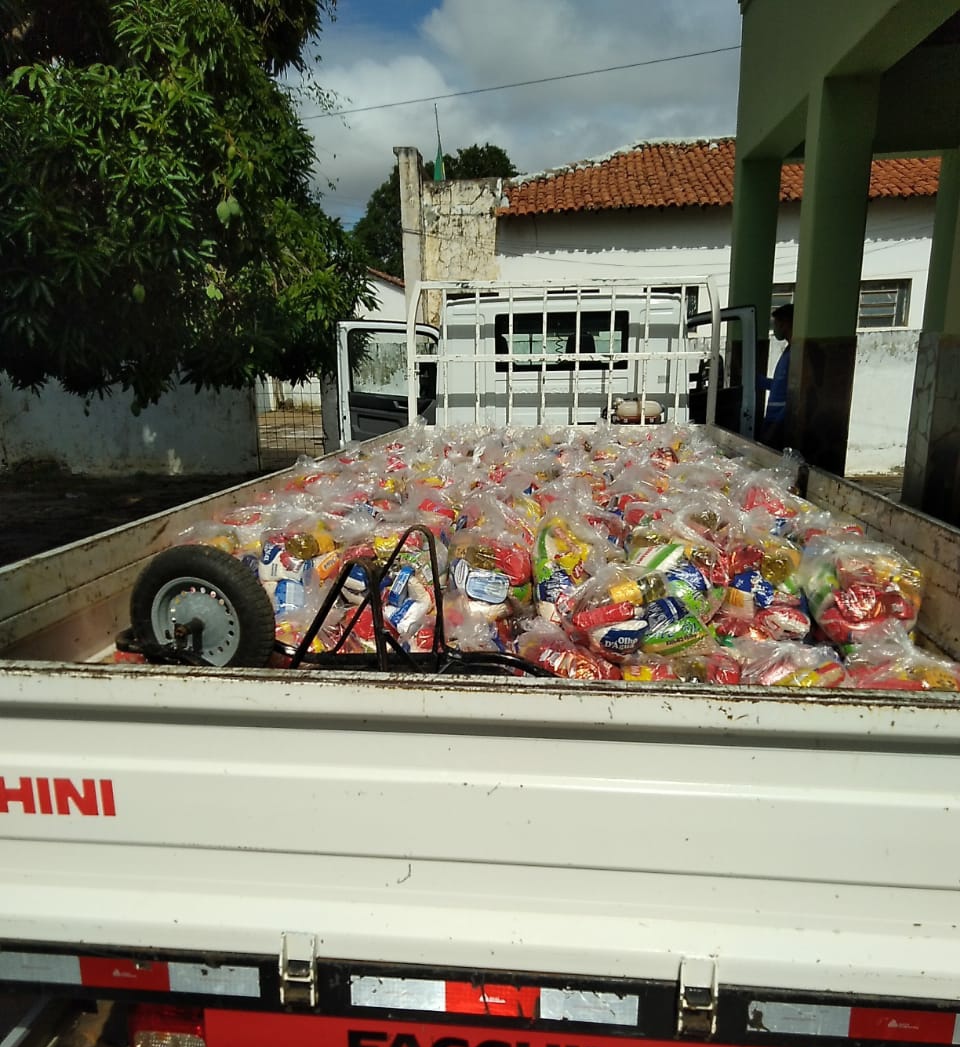 Governo do Piauí destina 200 cestas básicas às famílias prejudicadas pelas chuvas
