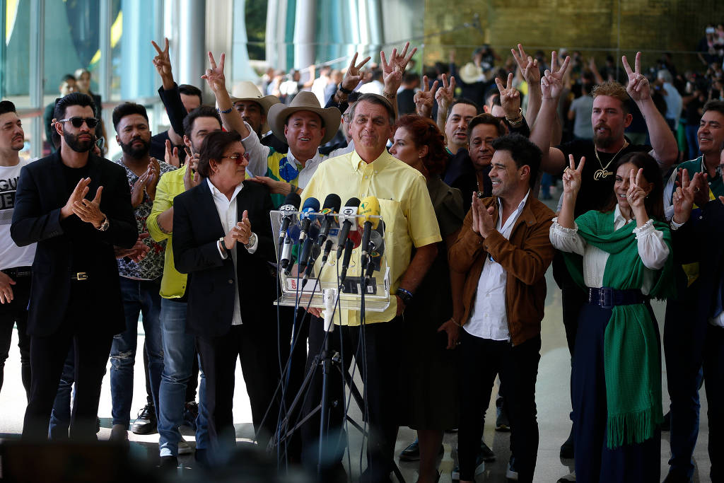 Bolsonaro recebe apoio de cantores sertanejos, no Alvorada