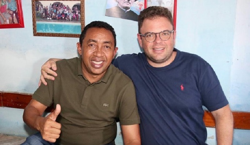 Joel Rodrigues ao lado de Aluísio Sampaio