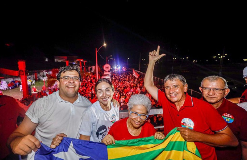 Rafael Fonteles (PT) celebra vitória