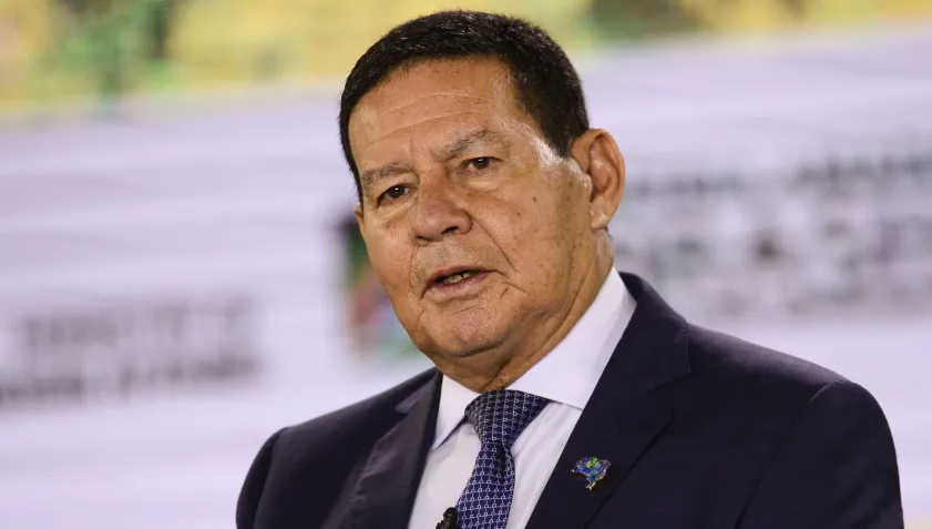 Hamilton Mourão atual vice-presidente da República e senador eleito (RS) já abriu as portas do Palácio do Jaburu ao vice-presidente eleito Geraldo Alckmin