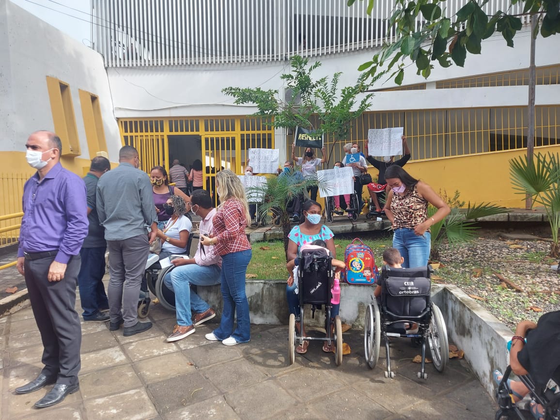 APIDI realiza protesto por melhorias no Transporte Eficiente