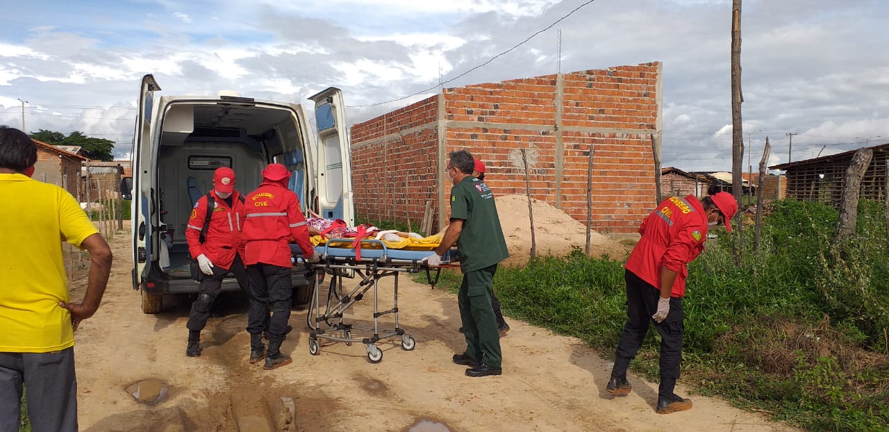 Comando de Incidentes resgata idosa Vila Lindalma Soares