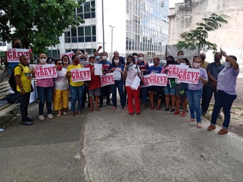 Professores da rede estadual mantém greve