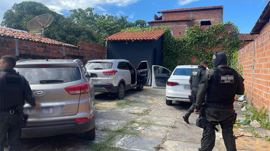 SSP descobre depósito com carros roubados ao prender suspeito