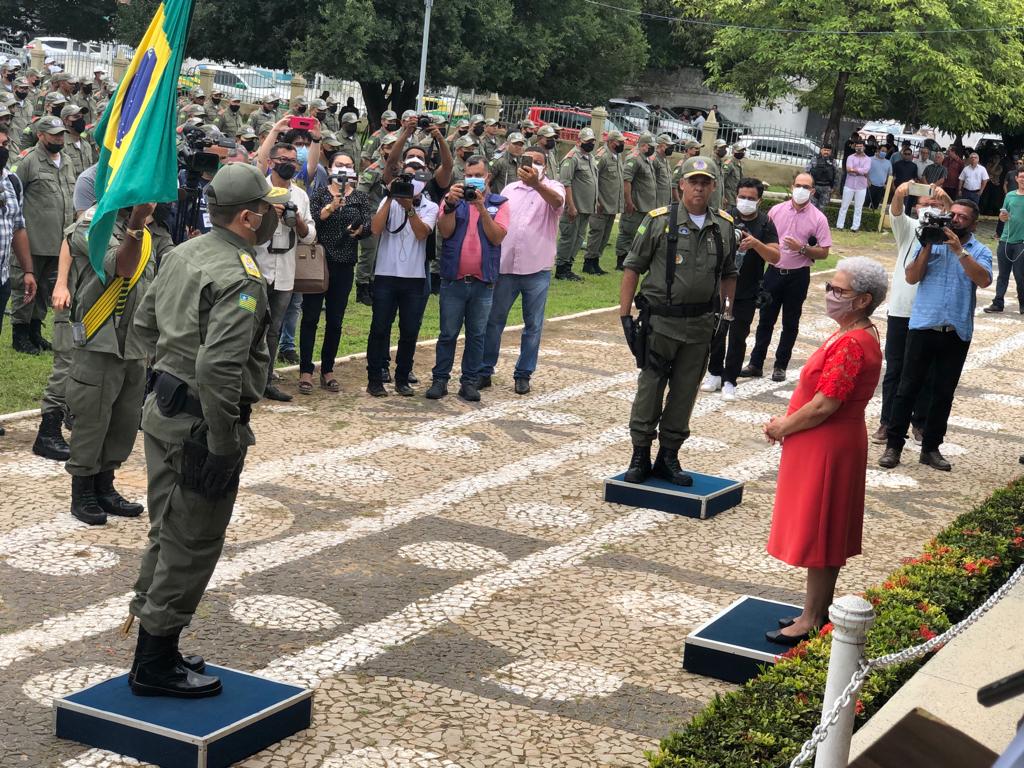 Transmissão de Comando perante a governadora Regina Sousa