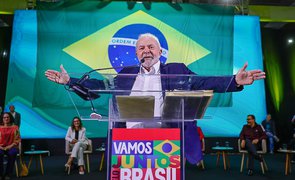 PT oficializa pré-candidatura de Lula à Presidência