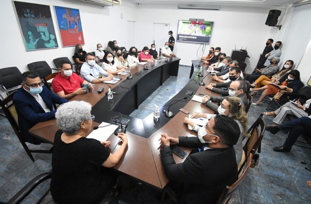 A reunião ocorreu no Palácio de Karnak, e contou com a presença de representantes da OAB, Judiciário, Ministério Público, Defensoria Pública, igrejas, Municípios e sociedade civil organizada