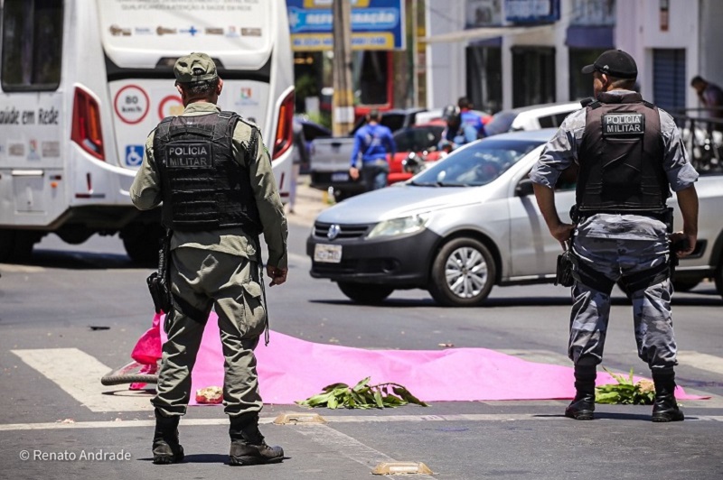 Ciclista morre esmagado por carreta na Avenida Presidente Kennedy