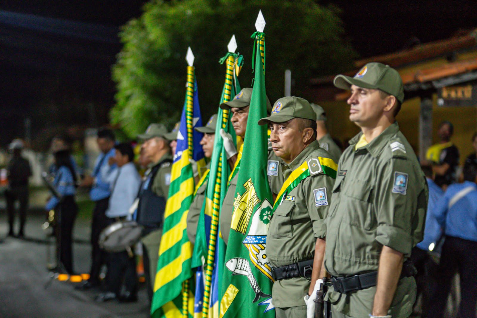 Autoridades do 3³ Batalhão da Polícia Militar de Floriano (PI).