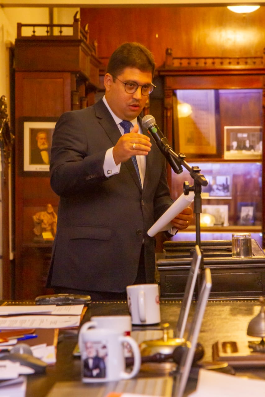 Em agosto,  o Conselheiro Federal da Ordem dos Advogados do Brasil, Seccional Piauí, o Advogado Carlos Júnior, foi empossado como membro efetivo do Instituto dos Advogados Brasileiros (IAB).