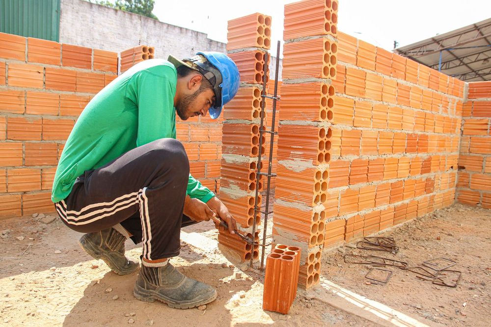 O grupo de trabalhadores e produção de bens e serviços industriais foram o que mais geraram empregos.