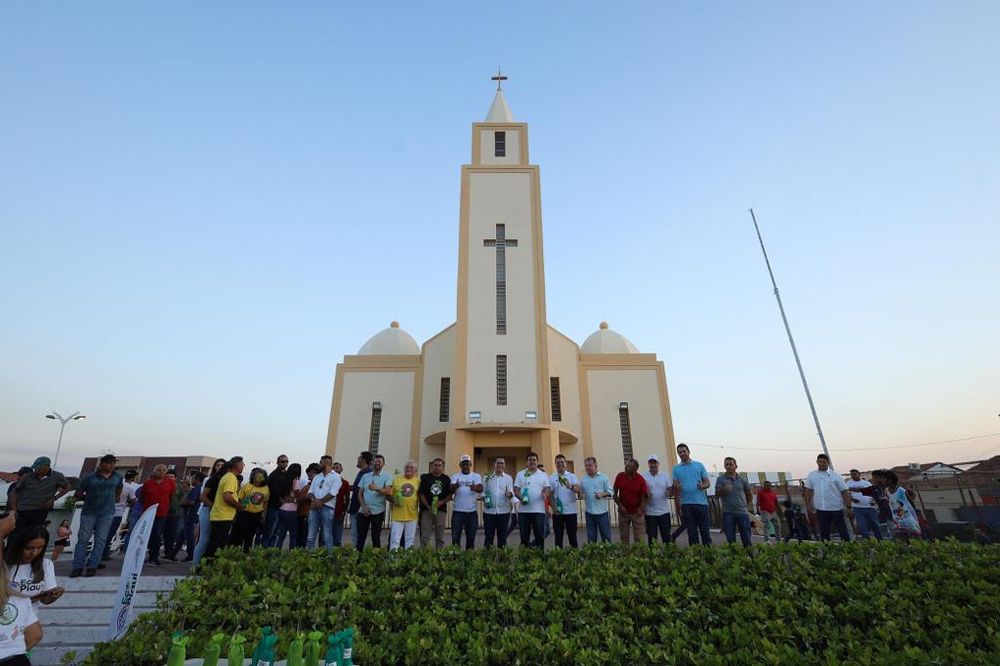 Registro da passagem de Rafael Fonteles em Pio IX, para a tradicional Festa do Caju.