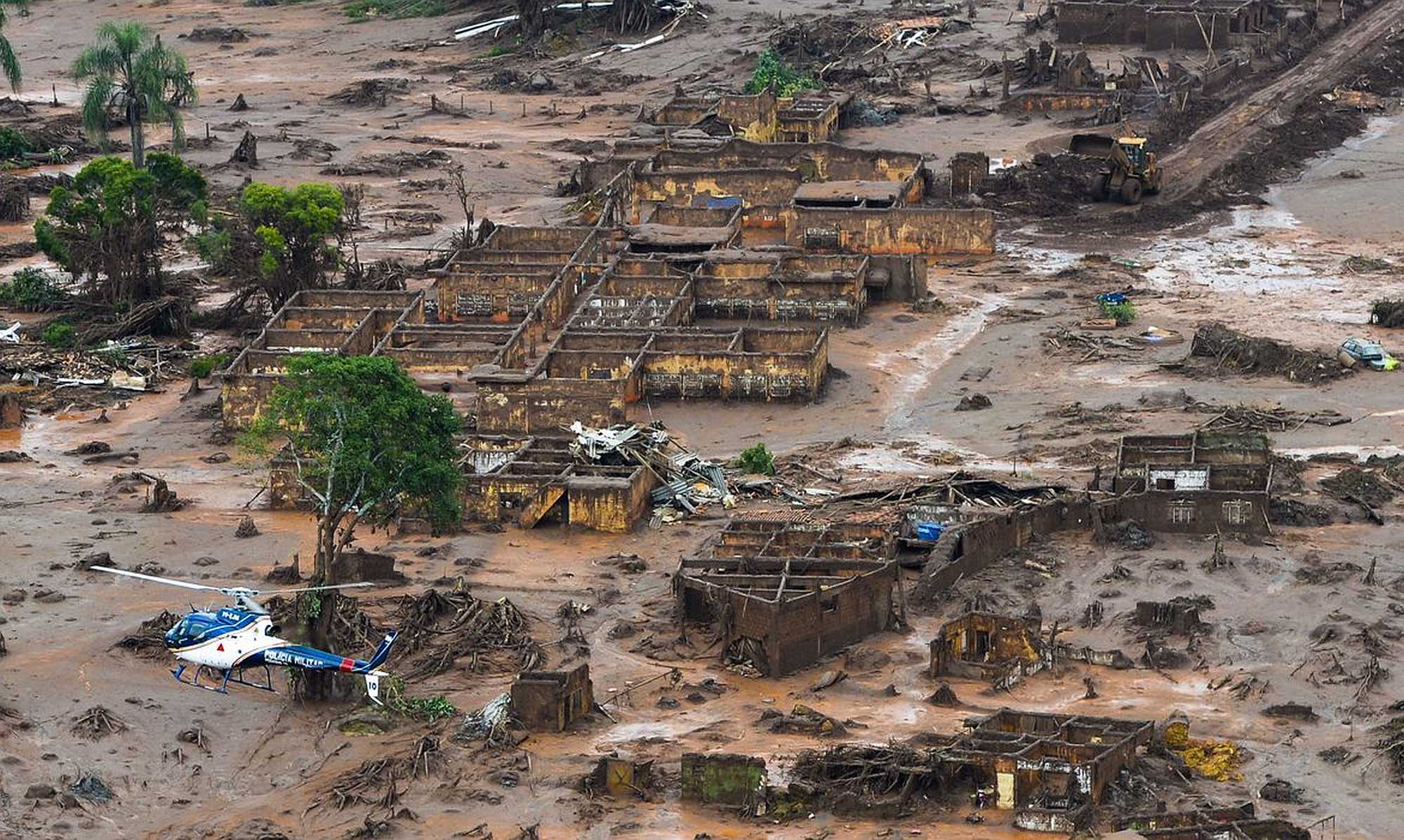 Cidade de Mariana (MG) após o rompimento da barragem