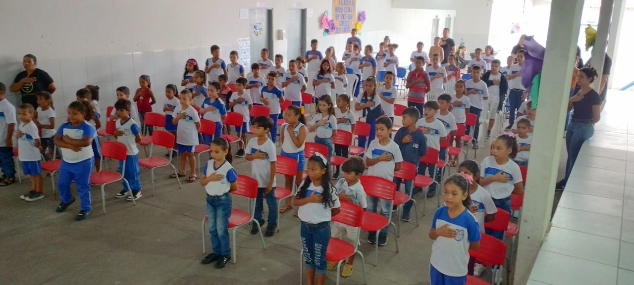 Crianças da escola Jesuíno de Souza Menino