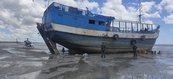 Presos três tripulantes do navio encalhado no município de Cajueiro da Praia com carga de cigarros contrabandeados