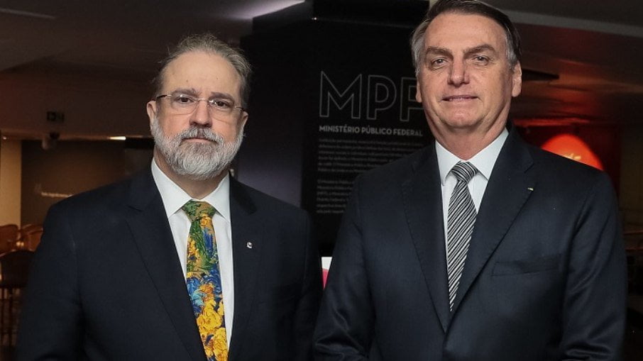 Procurador-Geral da República, Augusto Aras e o ex-presidente Jair Bolsonaro