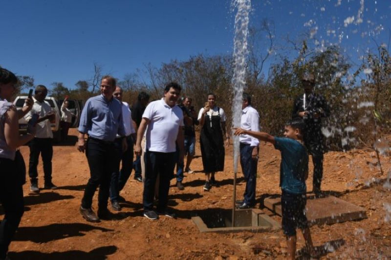 Governador Rafael Fonteles durante inauguração da obra em Jurema