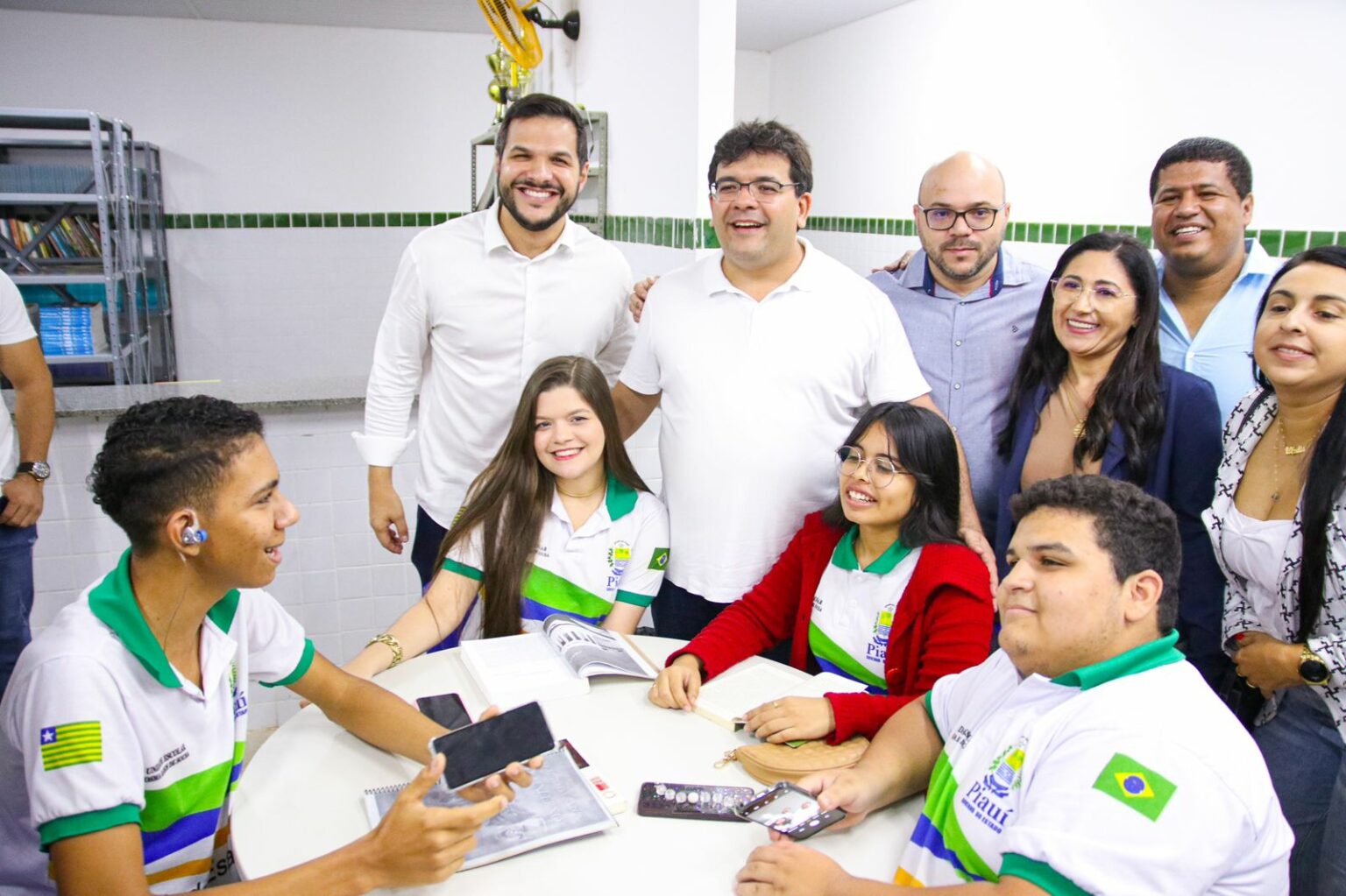 Governador Rafael Fonteles e secretário Washington Bandeira em visita as cidades de Marcolândia e Picos