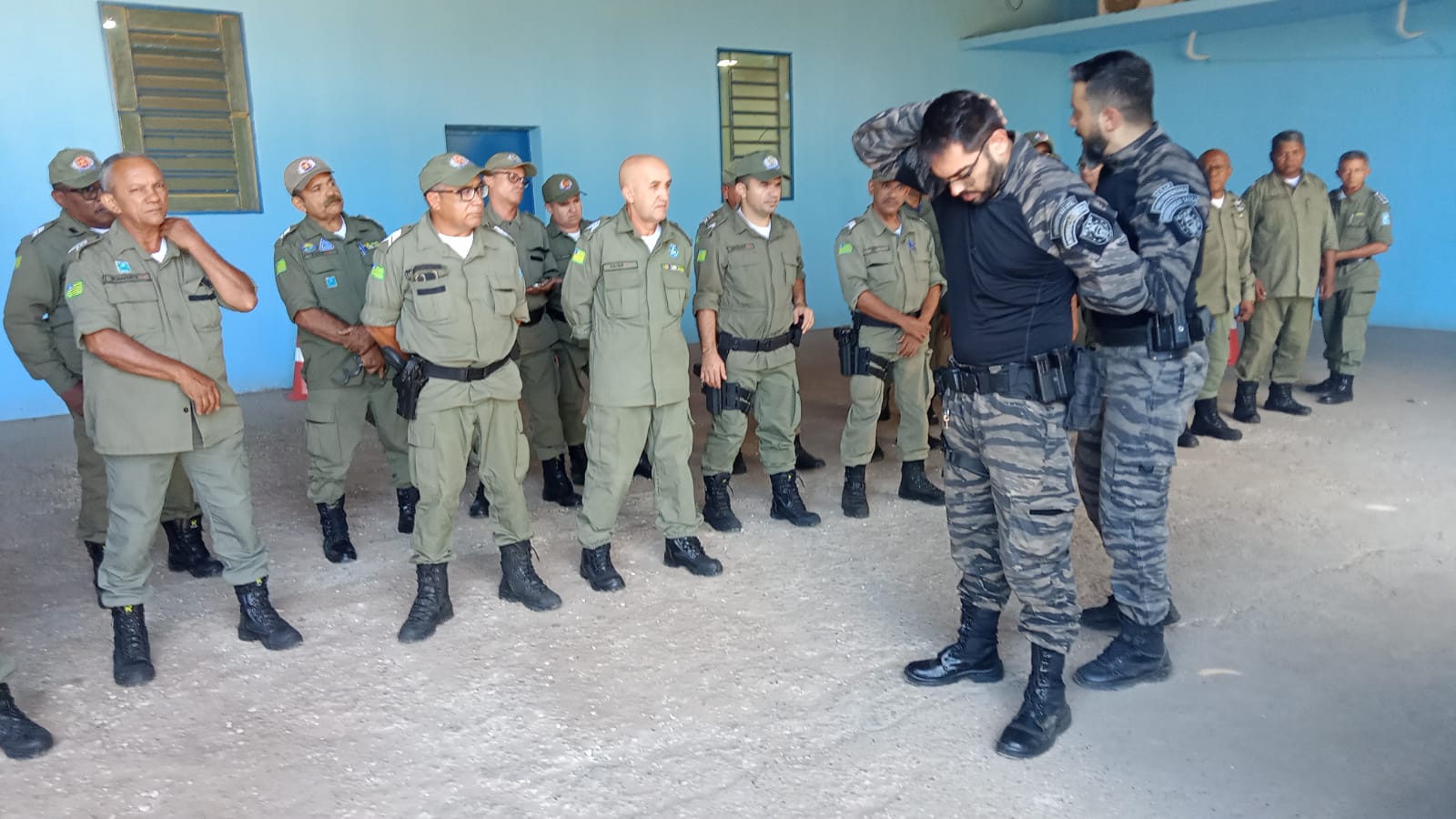 Treinamento ministrado por Policiais Penais.